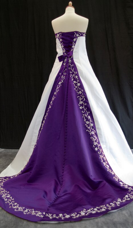 Purple and white wedding dresses Photo - 3