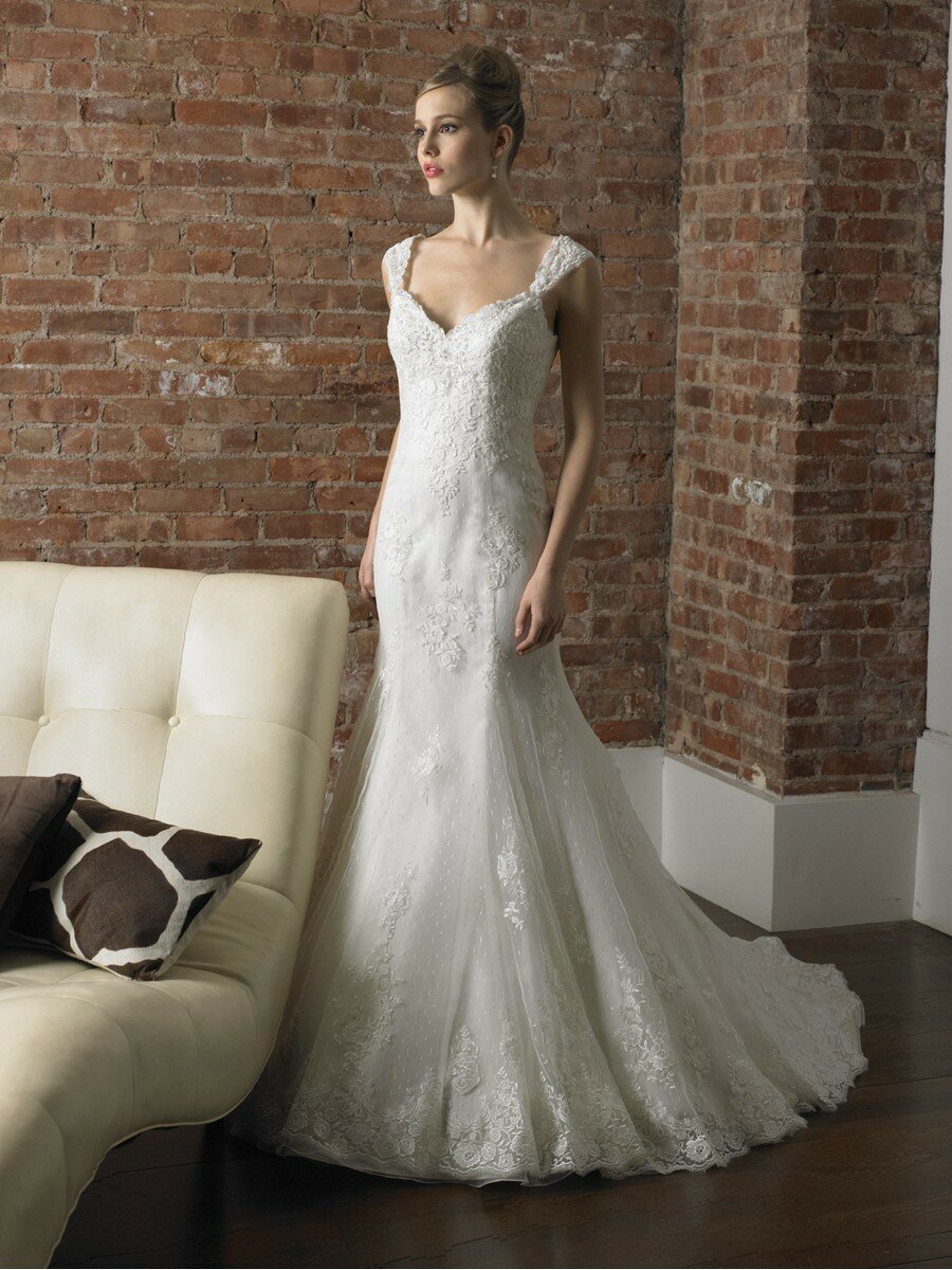 A line wedding dresses with cap sleeves Photo - 3
