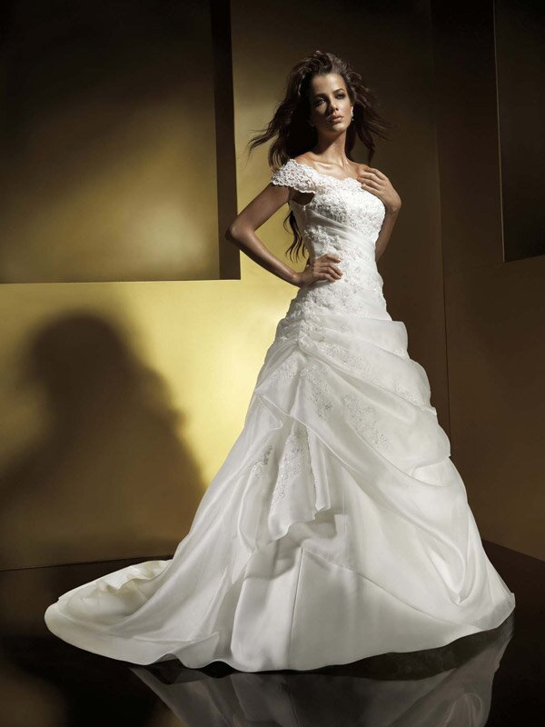 A line wedding dresses with sleeves Photo - 8
