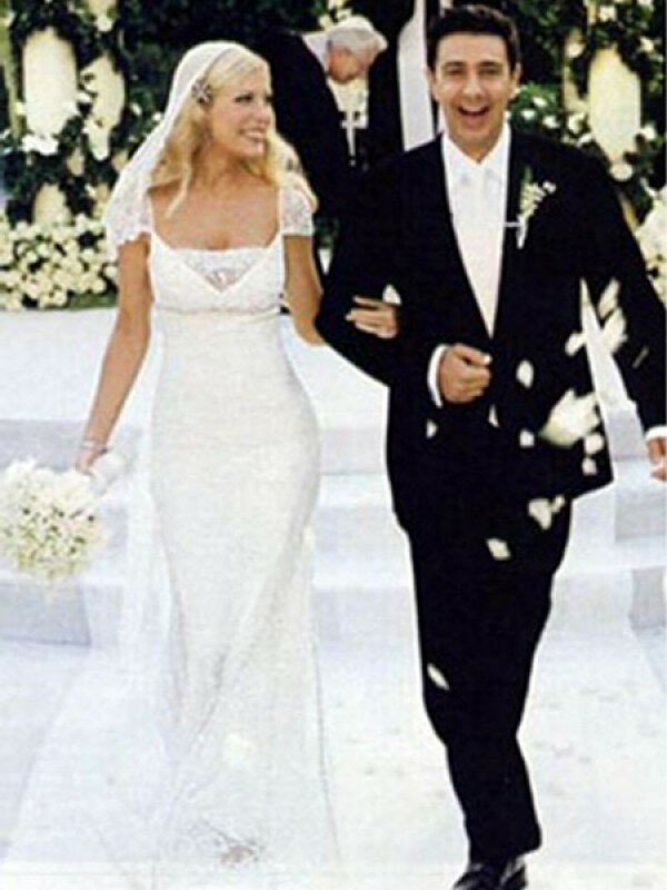 Jennifer Aniston wedding dresses to brad pitt Photo - 7
