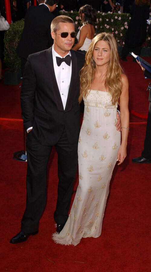 Jennifer Aniston wedding dresses to brad pitt Photo - 8