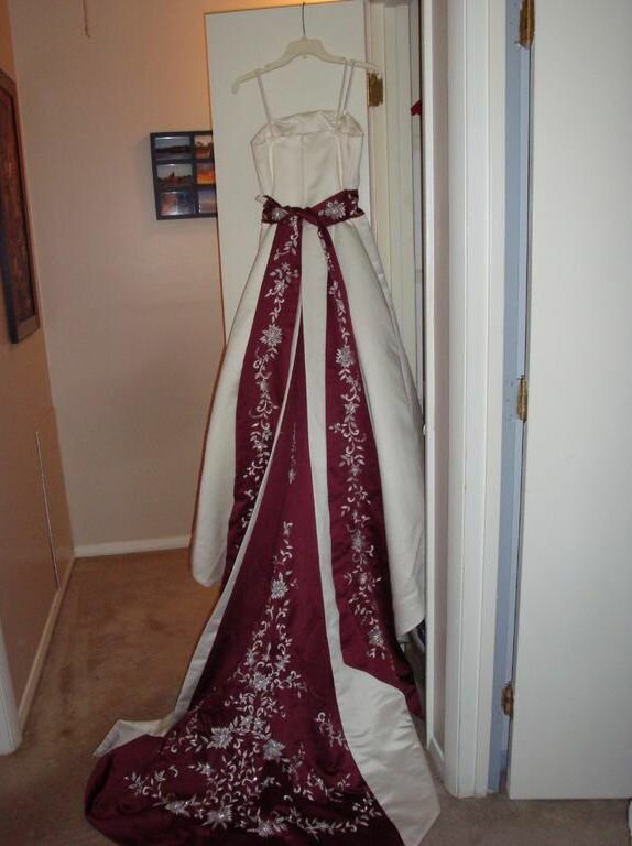 Maroon wedding dresses Photo - 4