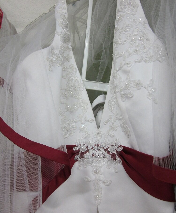 Maroon wedding dresses Photo - 8