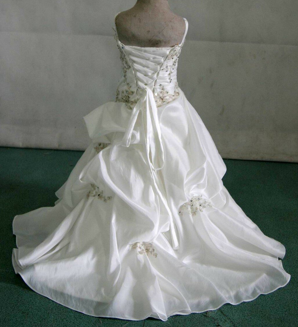 Wedding dresses for baby girl Photo - 2