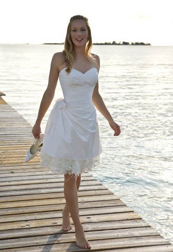 Wedding dresses for beach weddings Photo - 7