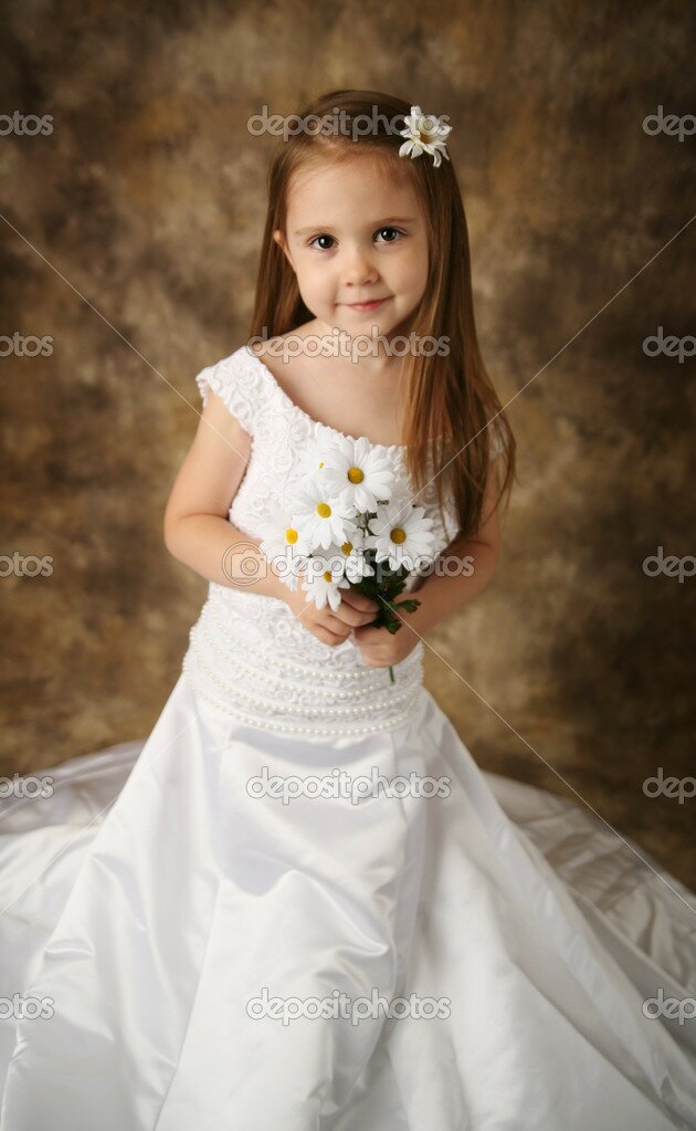 Wedding dresses for little girls Photo - 9