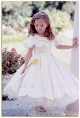 Wedding dresses for little girls Photo - 2