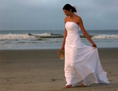 Wedding dresses for second weddings on the beach Photo - 7