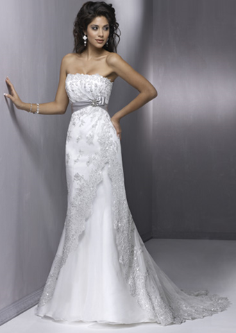 Wedding dresses for small chest Photo - 7