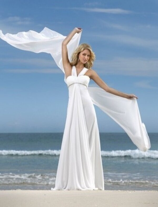 Wedding dresses for the beach style Photo - 4