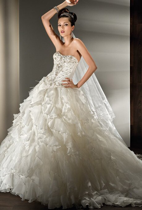 Wedding dresses for young brides Photo - 1