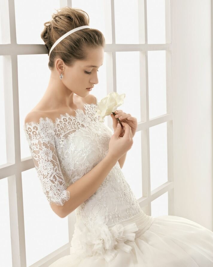 Wedding dresses with lace straps Photo - 8