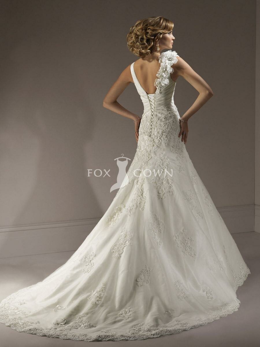 Wedding dresses with lace up back Photo - 9