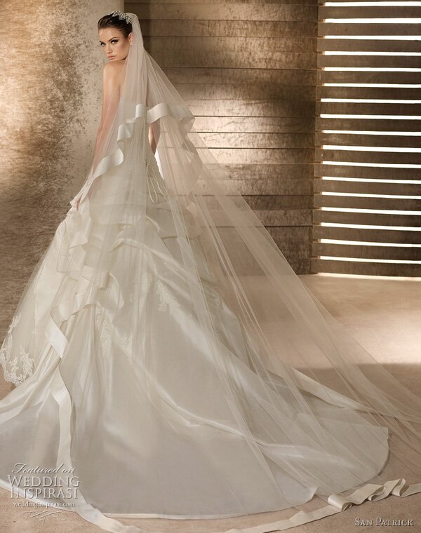 Wedding dresses with veil Photo - 10