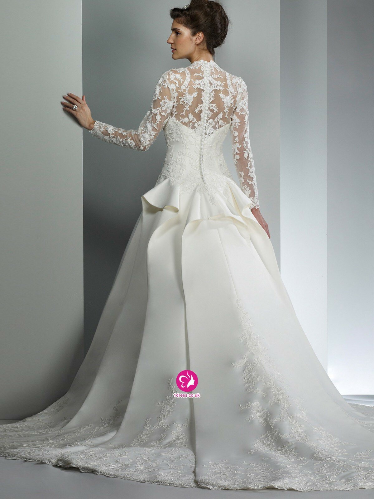 Wedding lace dresses with sleeves Photo - 1