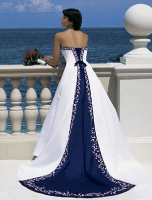 Blue and white wedding dresses Photo - 7