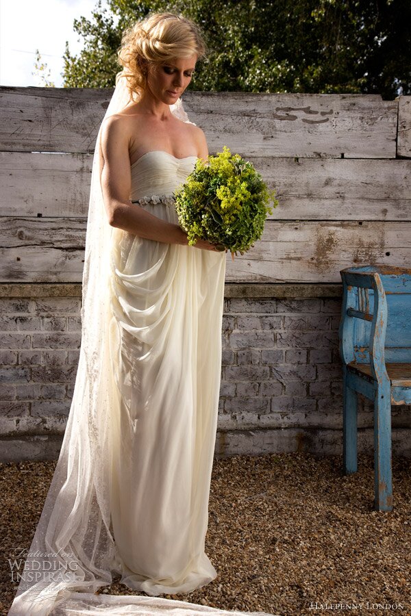 Retro inspired wedding dresses Photo - 1