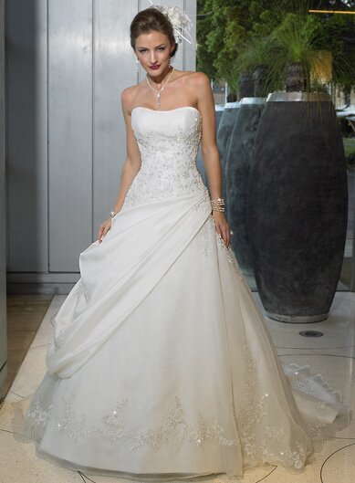 Top wedding dresses designers 2013 Photo - 7