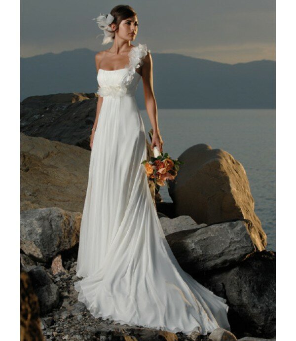 Wedding dresses for beach weddings Photo - 10