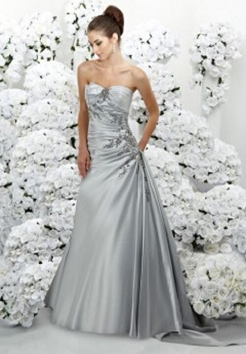 Wedding dresses for over 40 Photo - 9