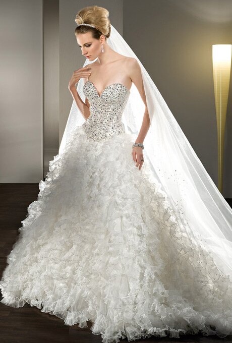 Wedding dresses for young brides Photo - 2