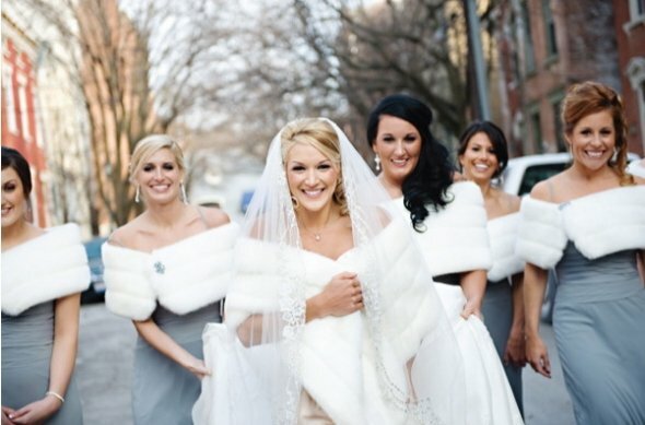 Winter wedding dresses with fur Photo - 3