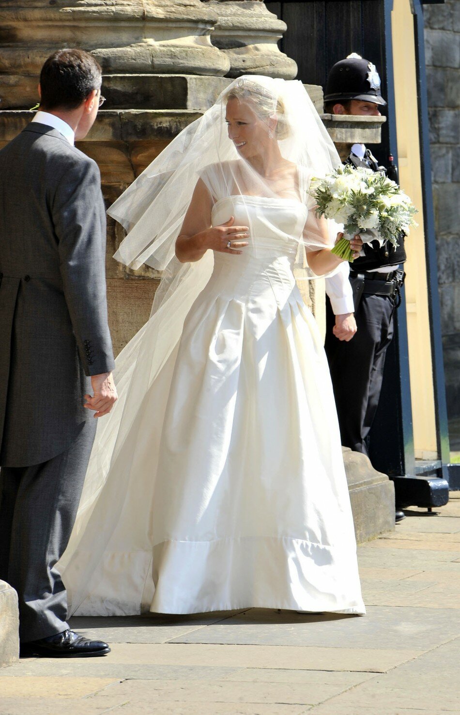 Zara Phillips wedding dresses Photo - 1