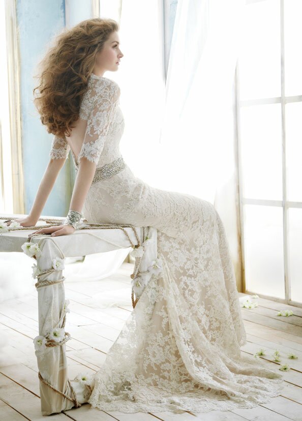Long sleeve white wedding dress Photo - 7