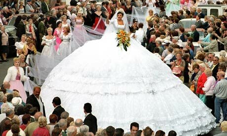 Wedding dresses that go from long to short Photo - 1