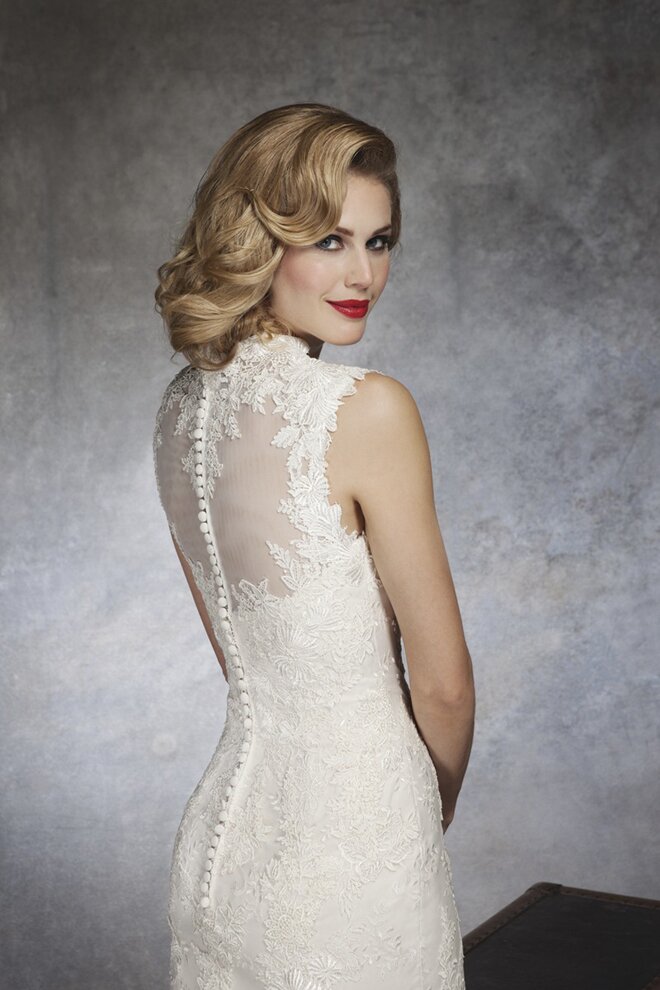 Wedding dresses that go from long to short Photo - 4